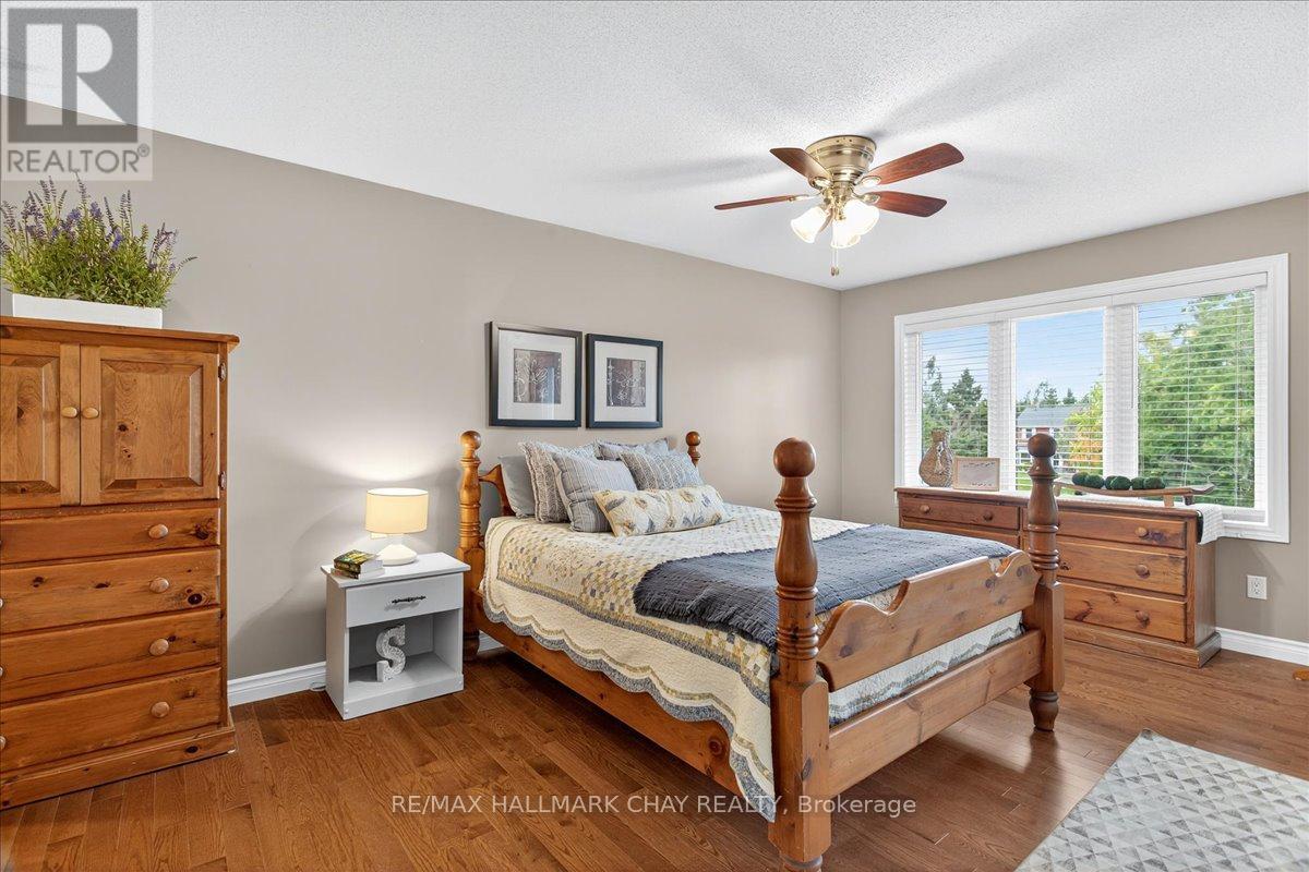 35 Howard Drive, Oro-Medonte, Ontario  L0L 2E0 - Photo 23 - S12976044