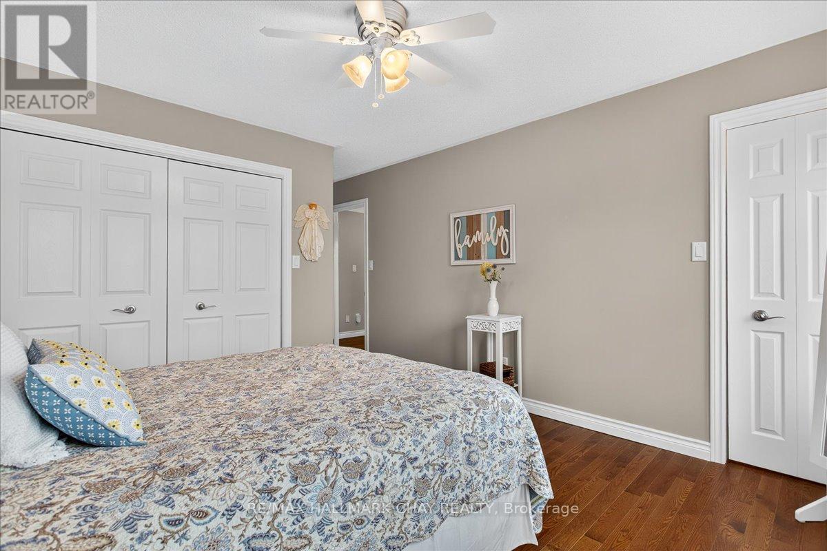 35 Howard Drive, Oro-Medonte, Ontario  L0L 2E0 - Photo 29 - S12976044