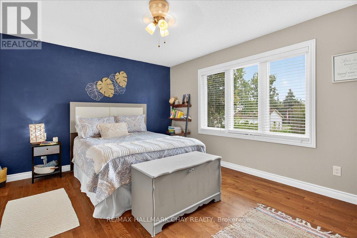 35 Howard Drive, Oro-Medonte, Ontario  L0L 2E0 - Photo 30 - S12976044