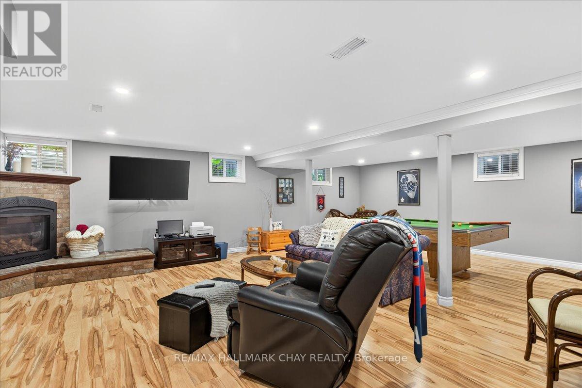 35 Howard Drive, Oro-Medonte, Ontario  L0L 2E0 - Photo 36 - S12976044