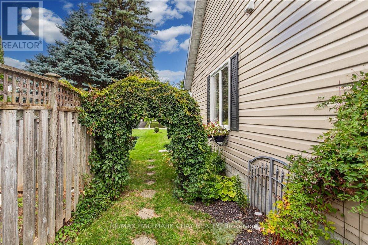 35 Howard Drive, Oro-Medonte, Ontario  L0L 2E0 - Photo 43 - S12976044