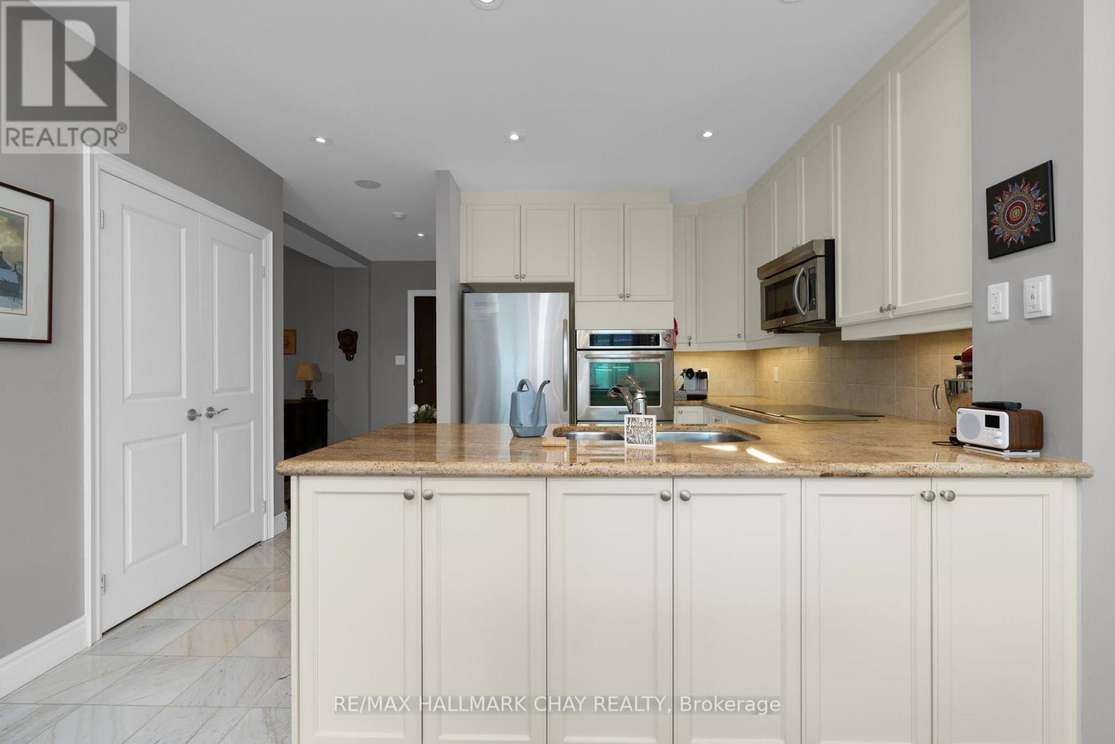 Ph08 - 33 Ellen Street, Barrie, Ontario  L4N 6E9 - Photo 7 - S12976064