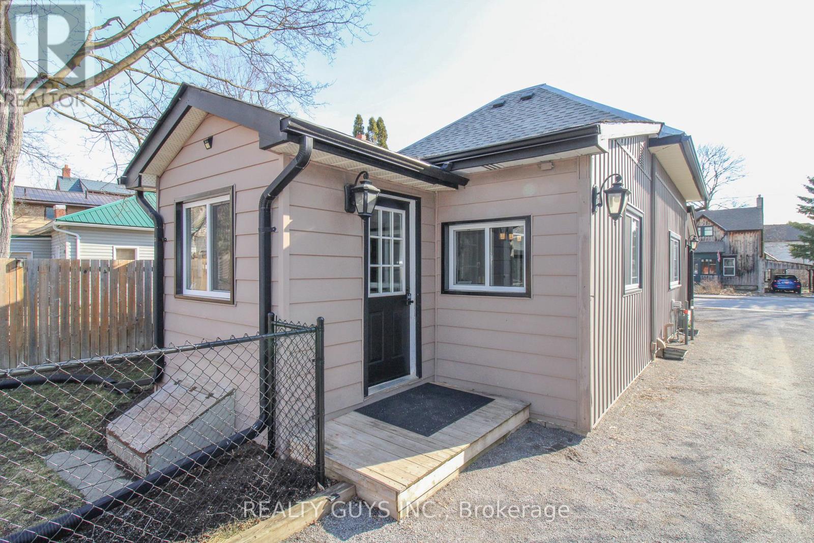 459 Donegal Street, Peterborough, Ontario  K9H 4L7 - Photo 4 - X12792306