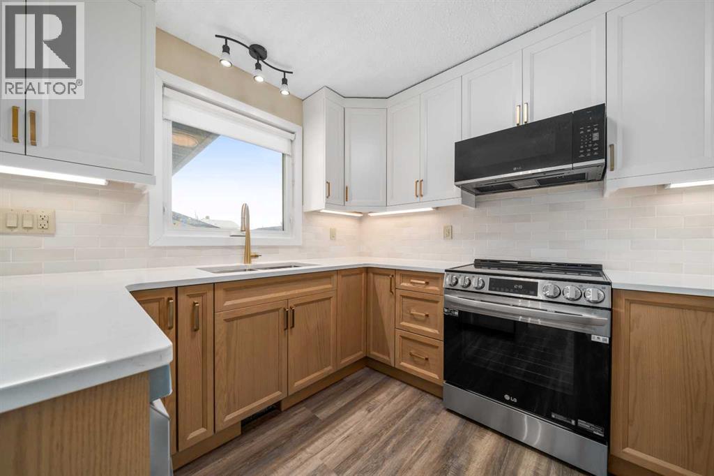 25 Seven Persons Crescent Sw, Medicine Hat, Alberta  T1B 2A6 - Photo 12 - A2295812