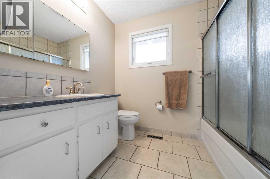 25 Seven Persons Crescent Sw, Medicine Hat, Alberta  T1B 2A6 - Photo 17 - A2295812