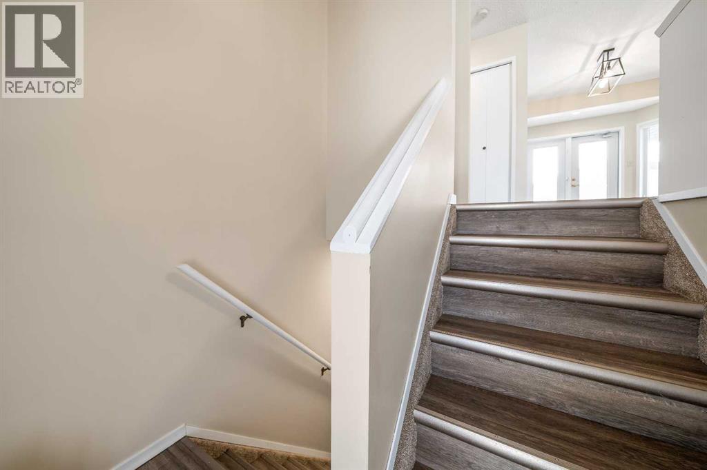 25 Seven Persons Crescent Sw, Medicine Hat, Alberta  T1B 2A6 - Photo 6 - A2295812