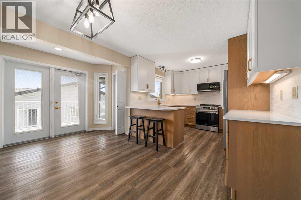 25 Seven Persons Crescent Sw, Medicine Hat, Alberta  T1B 2A6 - Photo 11 - A2295812