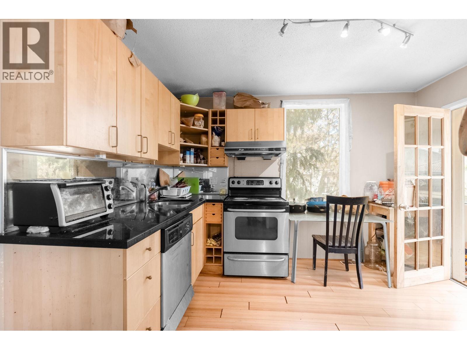 2703 Ward Street, Vancouver, British Columbia  V5R 4S7 - Photo 8 - R3108842