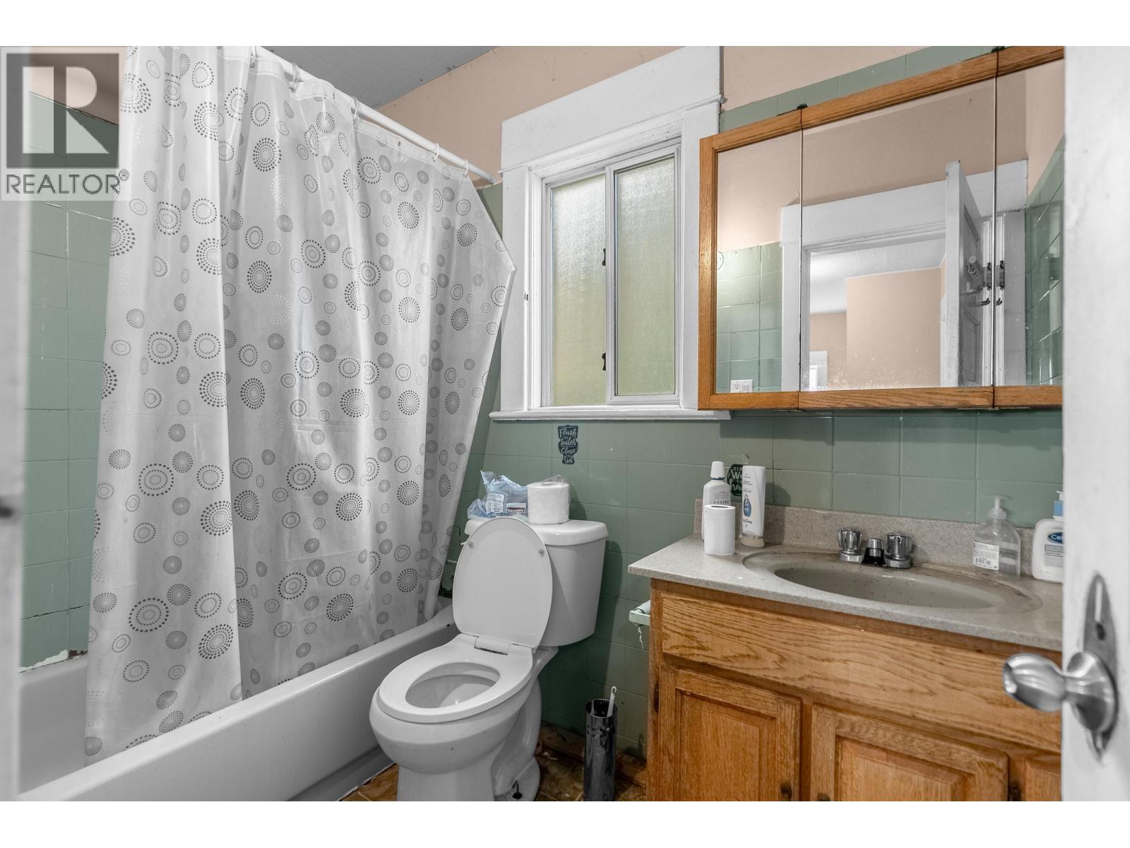 2703 Ward Street, Vancouver, British Columbia  V5R 4S7 - Photo 14 - R3108842