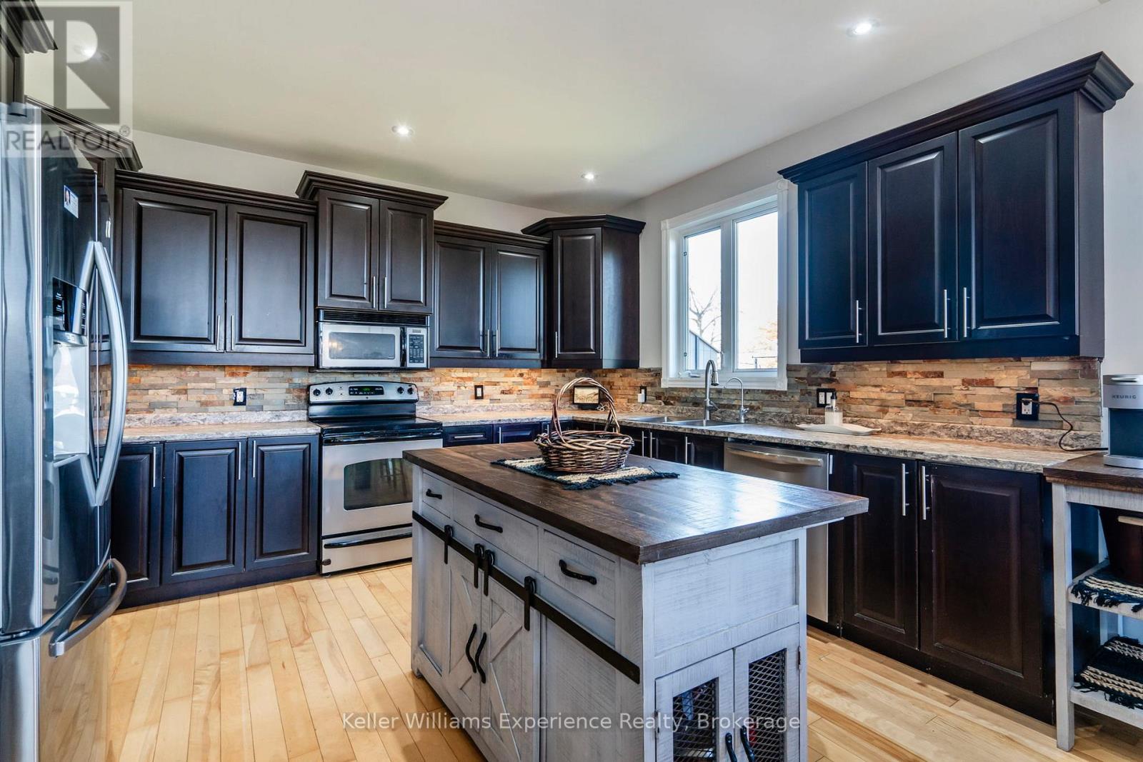 2777 Old Fort Road, Tay, Ontario  L4R 4K3 - Photo 8 - S12976186