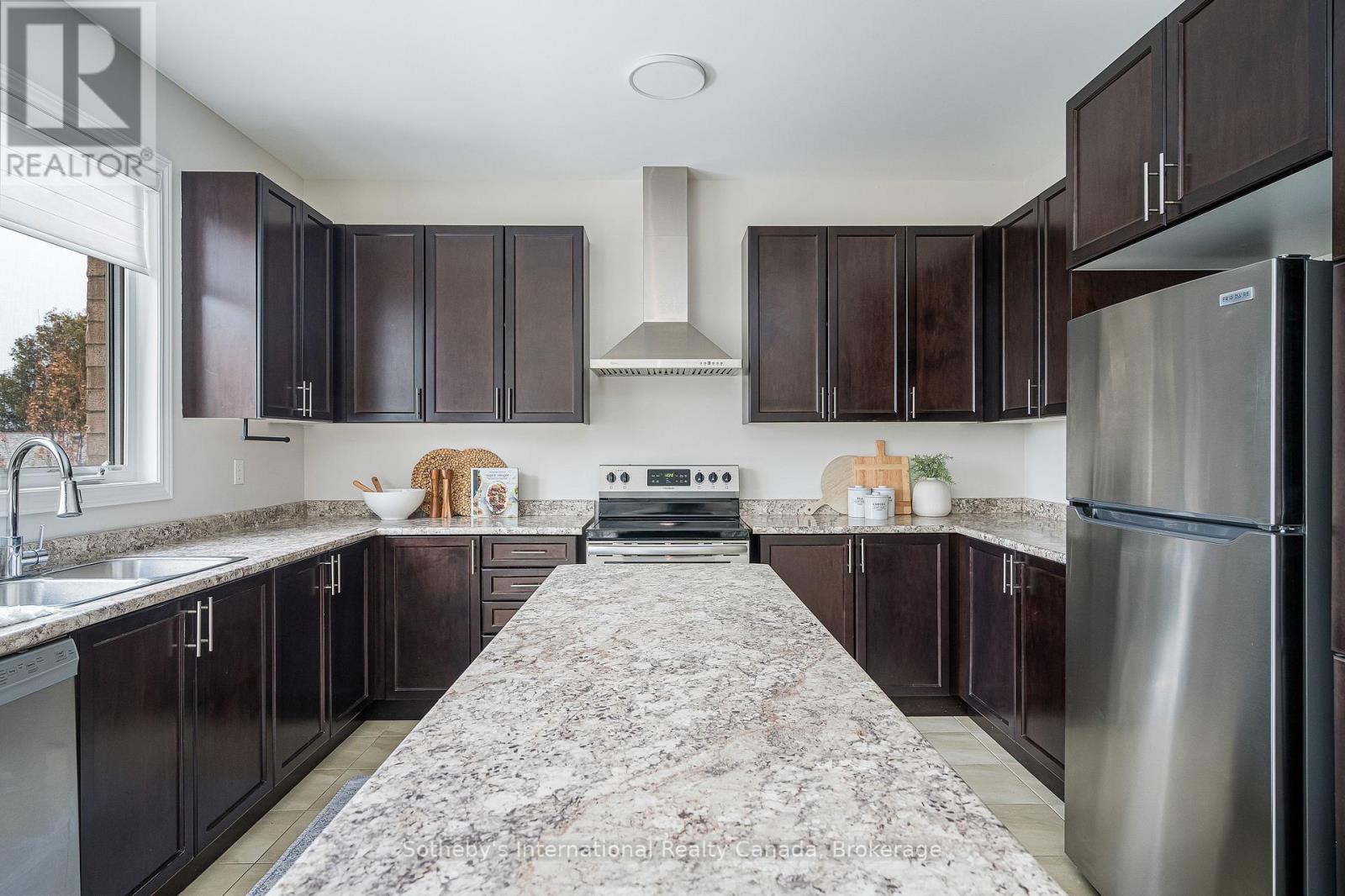 45 Mclean Avenue, Collingwood, Ontario  L4Y 3Z6 - Photo 8 - S12976442