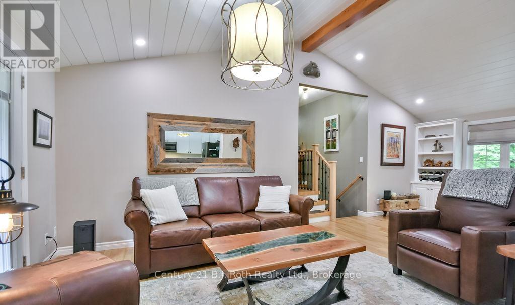 1 Blackcomb Drive, Oro-Medonte, Ontario  L0K 1E0 - Photo 11 - S12976542