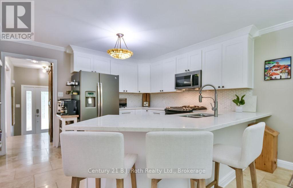 1 Blackcomb Drive, Oro-Medonte, Ontario  L0K 1E0 - Photo 15 - S12976542