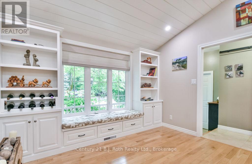 1 Blackcomb Drive, Oro-Medonte, Ontario  L0K 1E0 - Photo 21 - S12976542