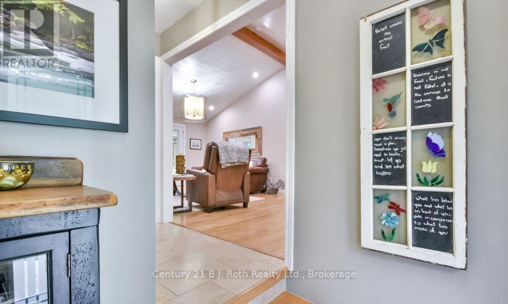 1 Blackcomb Drive, Oro-Medonte, Ontario  L0K 1E0 - Photo 6 - S12976542