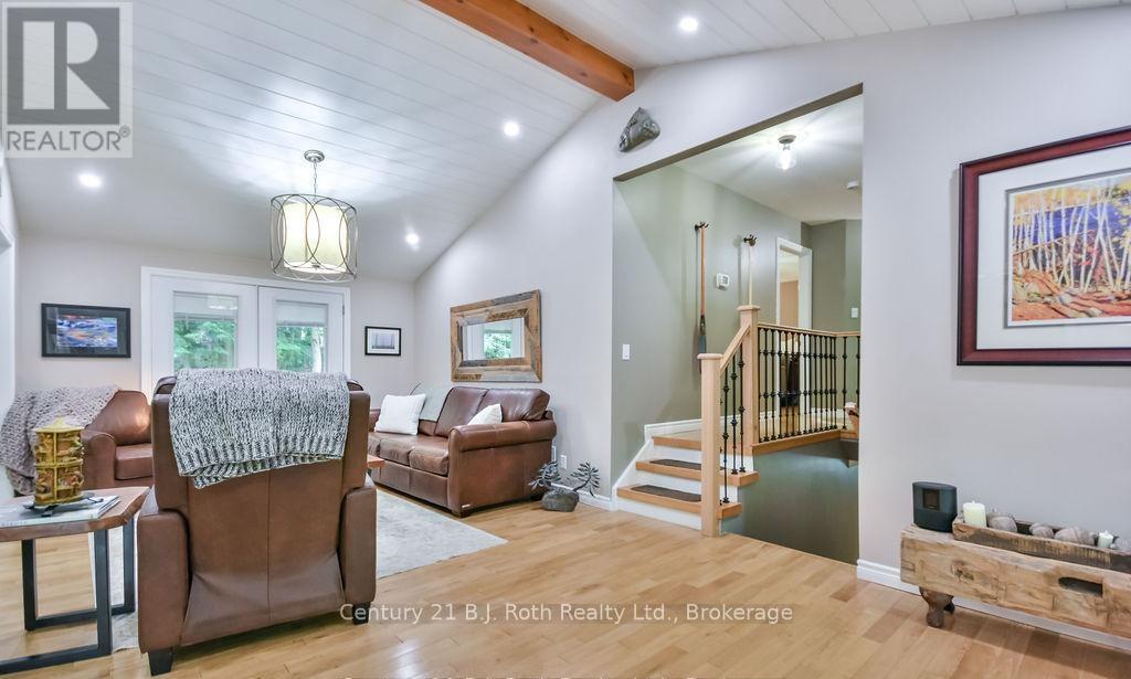 1 Blackcomb Drive, Oro-Medonte, Ontario  L0K 1E0 - Photo 8 - S12976542