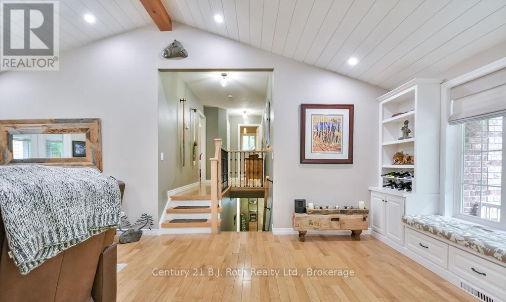 1 Blackcomb Drive, Oro-Medonte, Ontario  L0K 1E0 - Photo 9 - S12976542