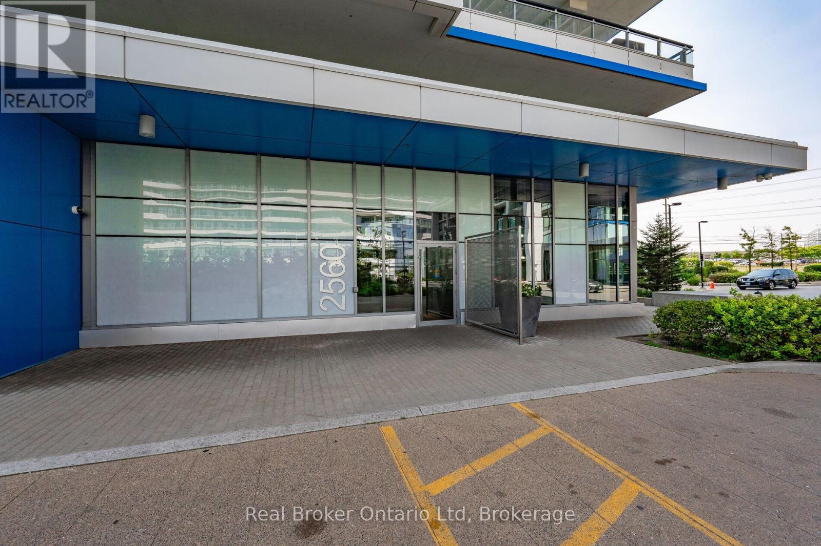 2104 - 2560 Eglinton Avenue W, Mississauga, Ontario  L5M 0Y3 - Photo 2 - W12976316