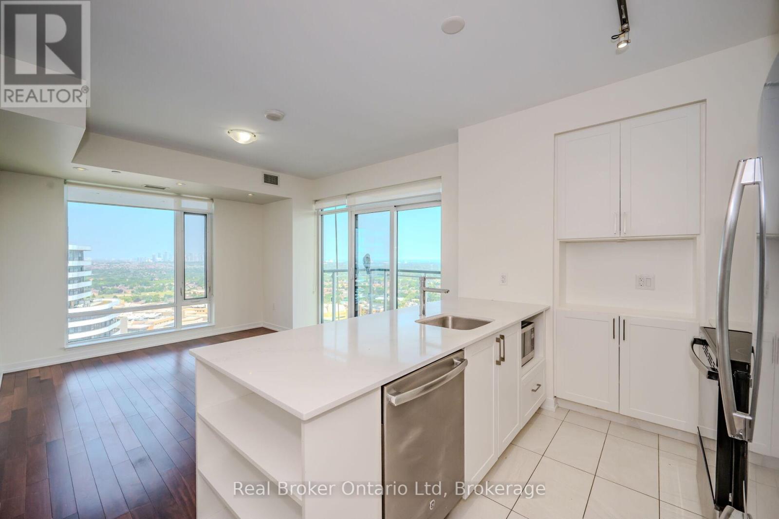 2104 - 2560 Eglinton Avenue W, Mississauga, Ontario  L5M 0Y3 - Photo 6 - W12976316