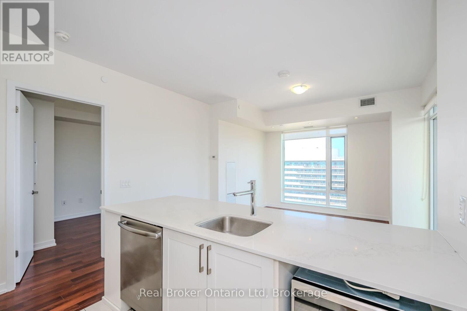 2104 - 2560 Eglinton Avenue W, Mississauga, Ontario  L5M 0Y3 - Photo 7 - W12976316