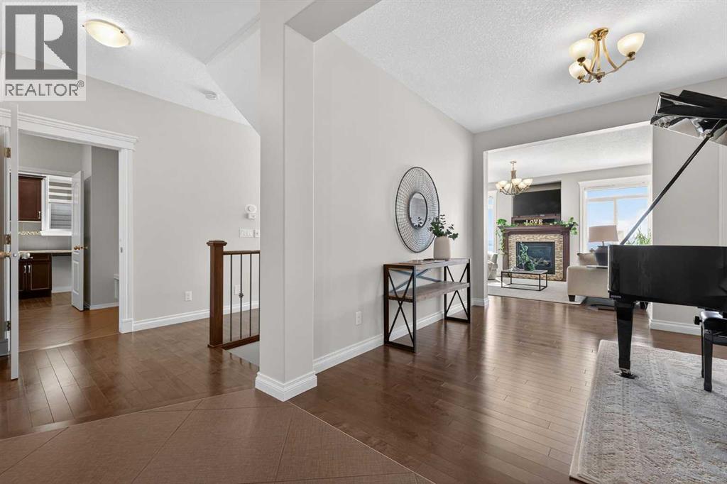 122 Springbluff Boulevard SW, Calgary, Alberta  T3H 4V3 - Photo 4 - A2296119