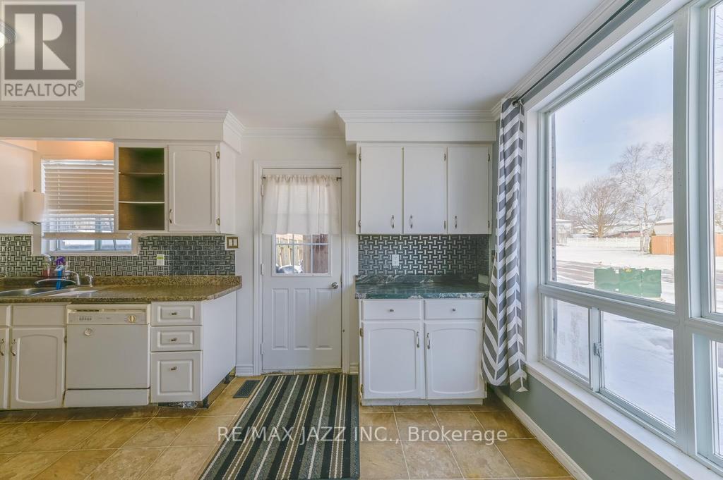 7 Loscombe Drive, Clarington, Ontario  L1C 3S8 - Photo 5 - E12976244