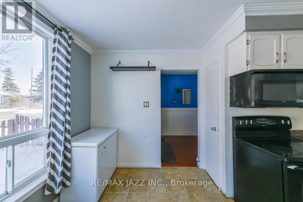 7 Loscombe Drive, Clarington, Ontario  L1C 3S8 - Photo 7 - E12976244