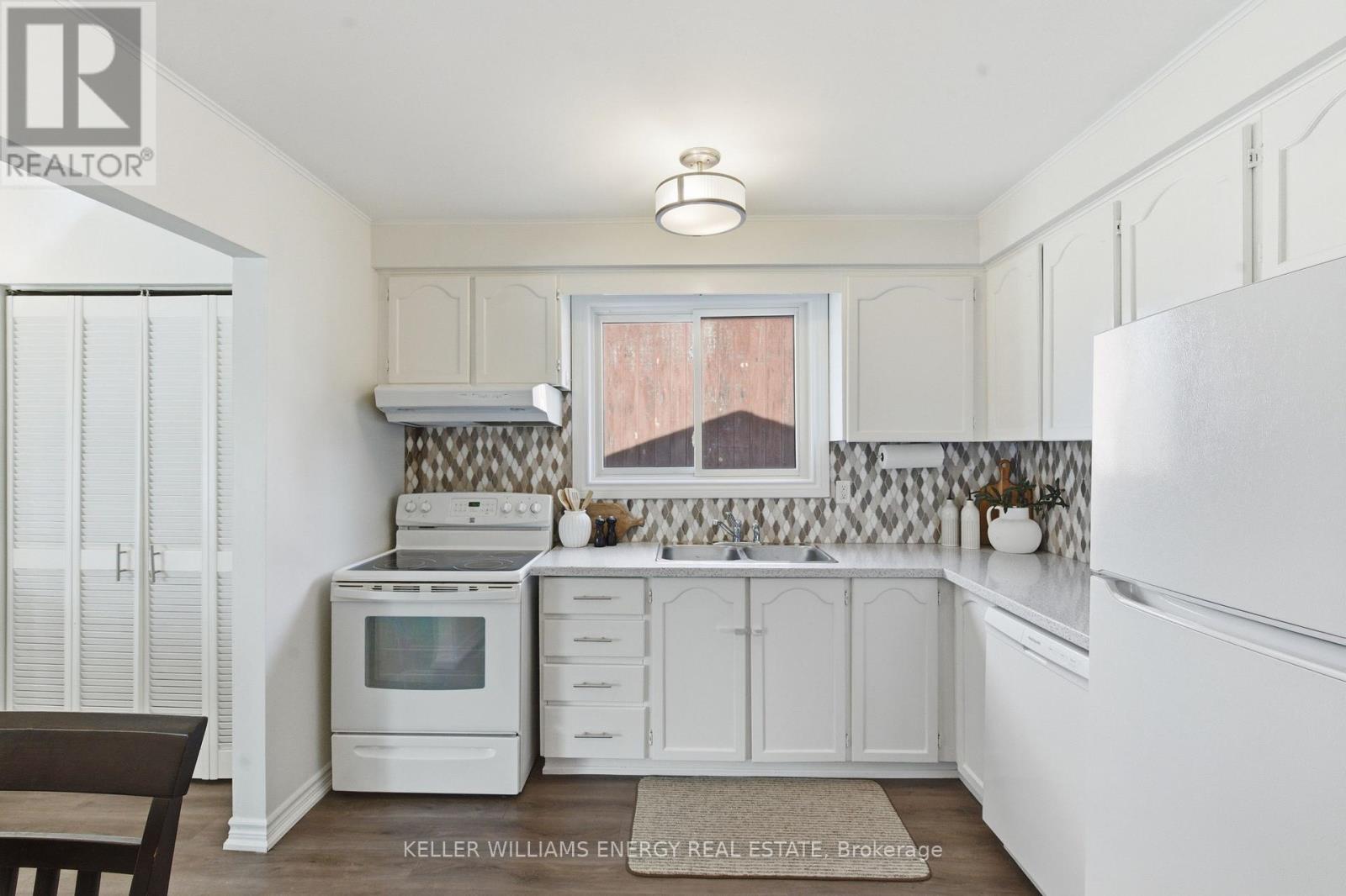 58 Muir Crescent, Whitby, Ontario L1P 1B6 - Photo 12 - E12976374