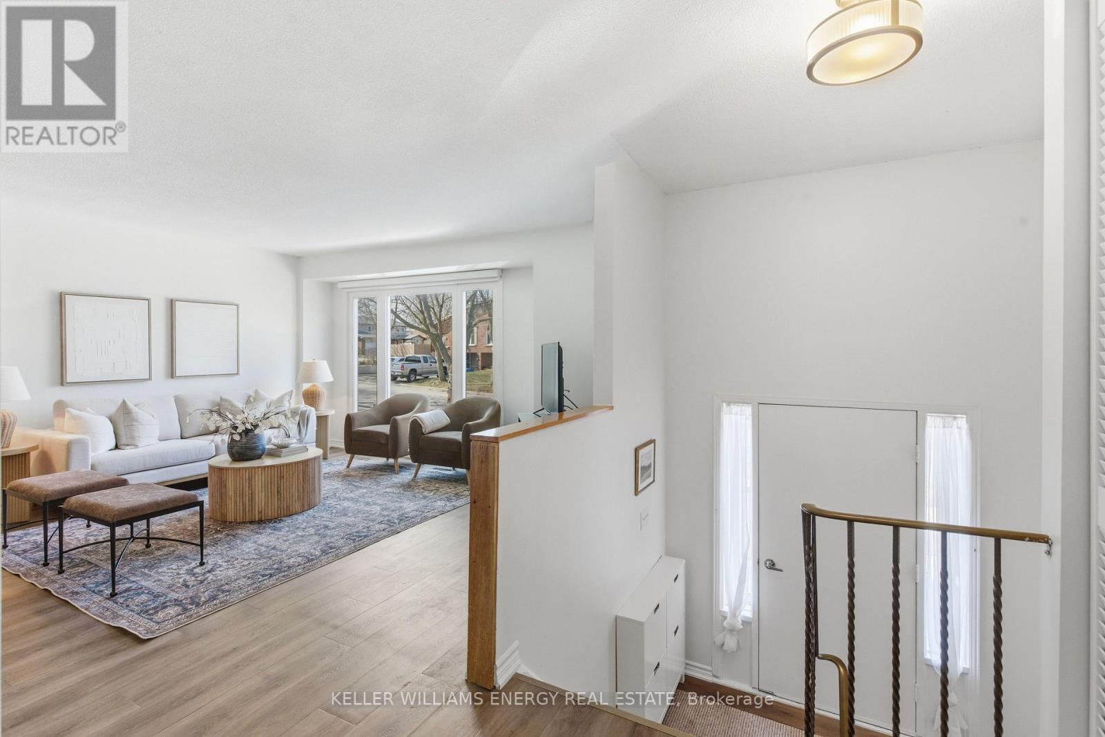 58 Muir Crescent, Whitby, Ontario L1P 1B6 - Photo 4 - E12976374