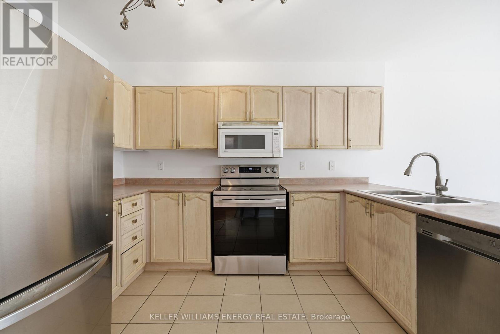 158 Madden Place, Clarington, Ontario  L1C 5K4 - Photo 4 - E12976386