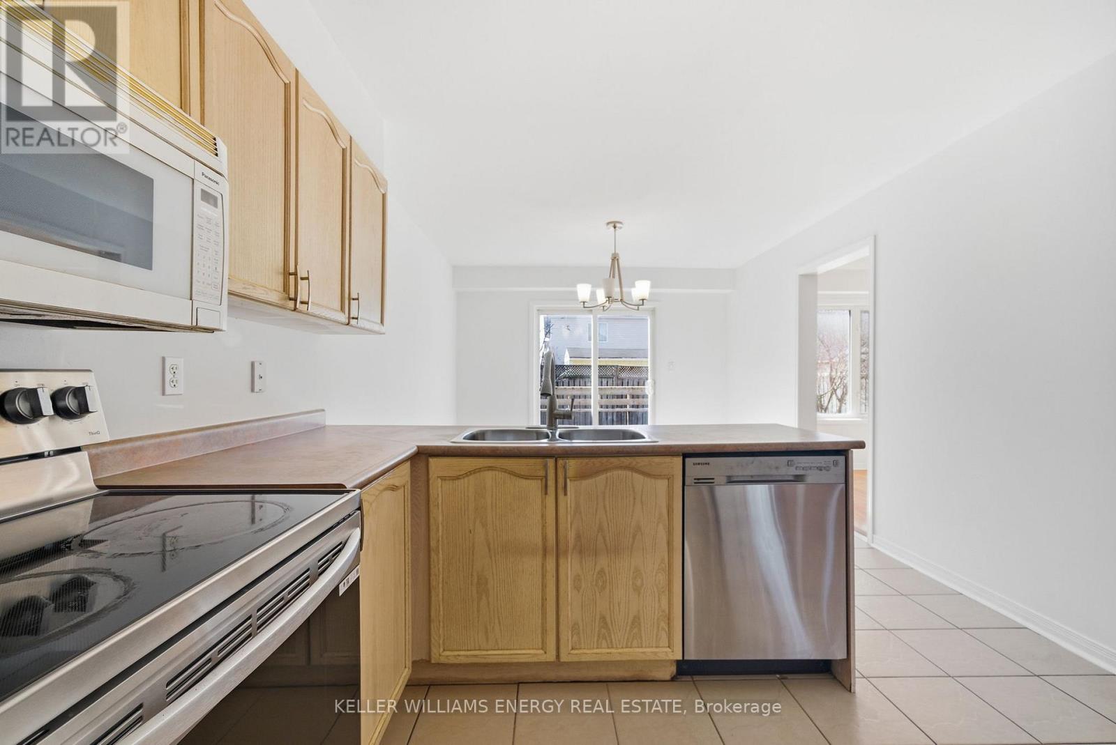 158 Madden Place, Clarington, Ontario  L1C 5K4 - Photo 6 - E12976386