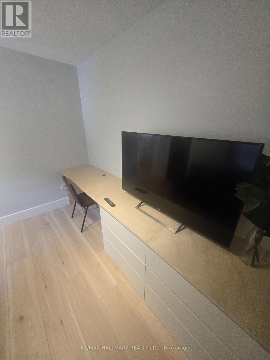 Main - 251 Silverthorn Avenue, Toronto, Ontario  M6N 3K2 - Photo 39 - W12975884