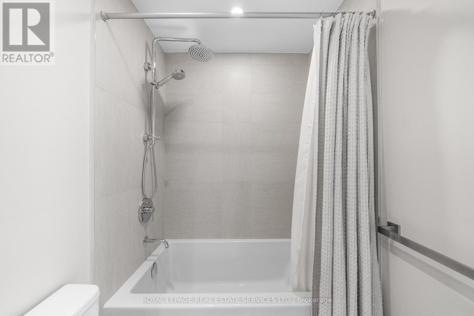 1409 - 28 Ann Street, Mississauga, Ontario  L5G 0E1 - Photo 15 - W12975898