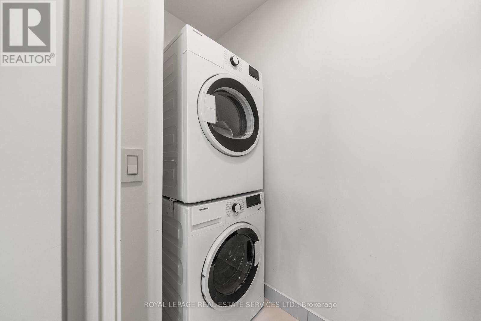 1409 - 28 Ann Street, Mississauga, Ontario  L5G 0E1 - Photo 16 - W12975898