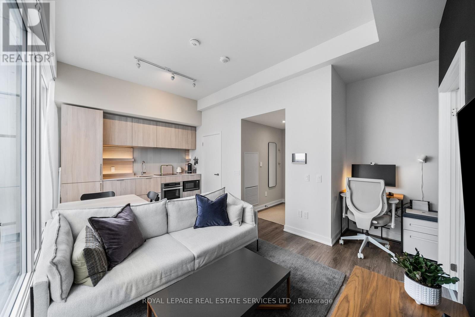 1409 - 28 Ann Street, Mississauga, Ontario  L5G 0E1 - Photo 6 - W12975898