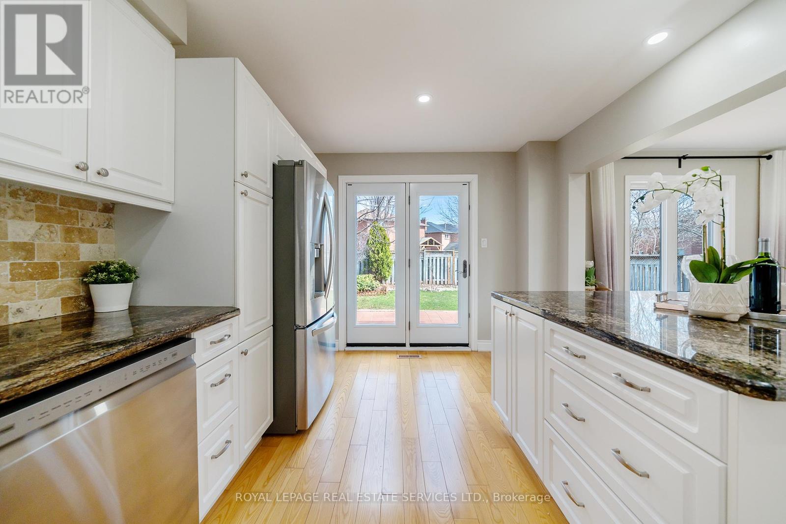 2357 Mowat Avenue, Oakville, Ontario  L6H 5X3 - Photo 19 - W12975904