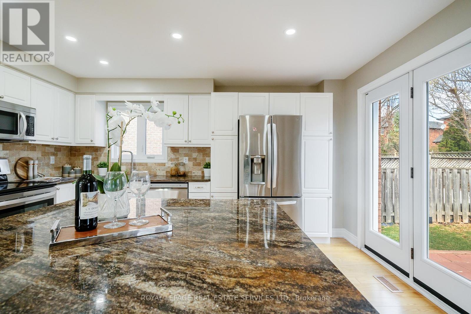 2357 Mowat Avenue, Oakville, Ontario  L6H 5X3 - Photo 21 - W12975904