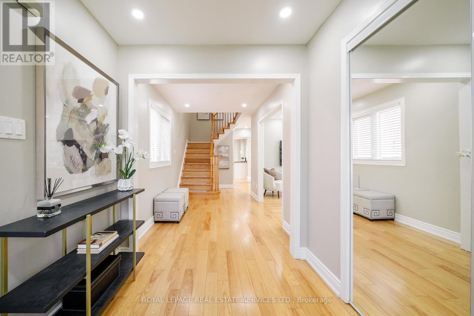 2357 Mowat Avenue, Oakville, Ontario  L6H 5X3 - Photo 3 - W12975904