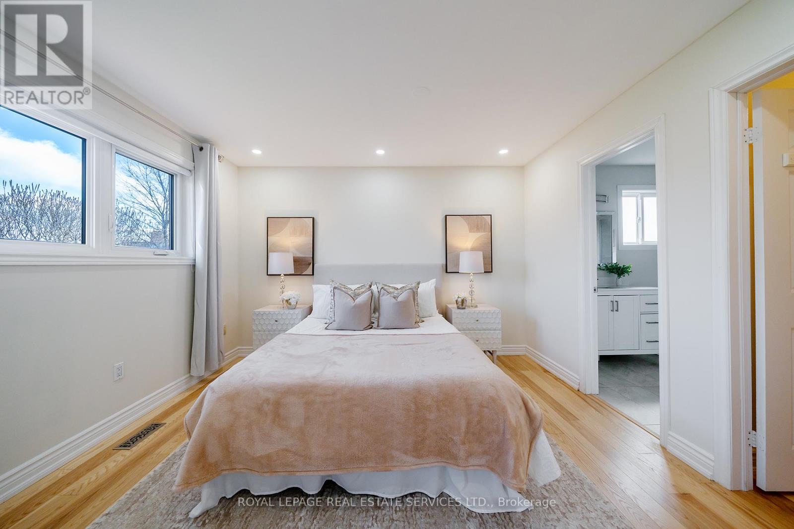 2357 Mowat Avenue, Oakville, Ontario  L6H 5X3 - Photo 32 - W12975904