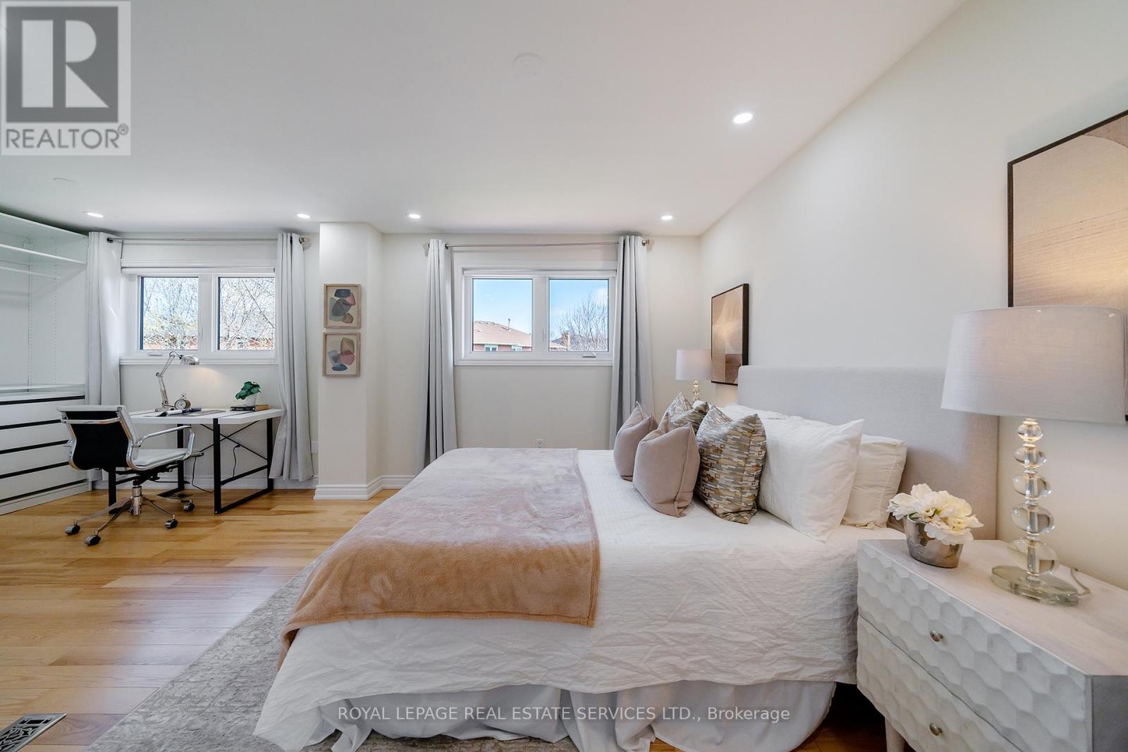 2357 Mowat Avenue, Oakville, Ontario  L6H 5X3 - Photo 34 - W12975904