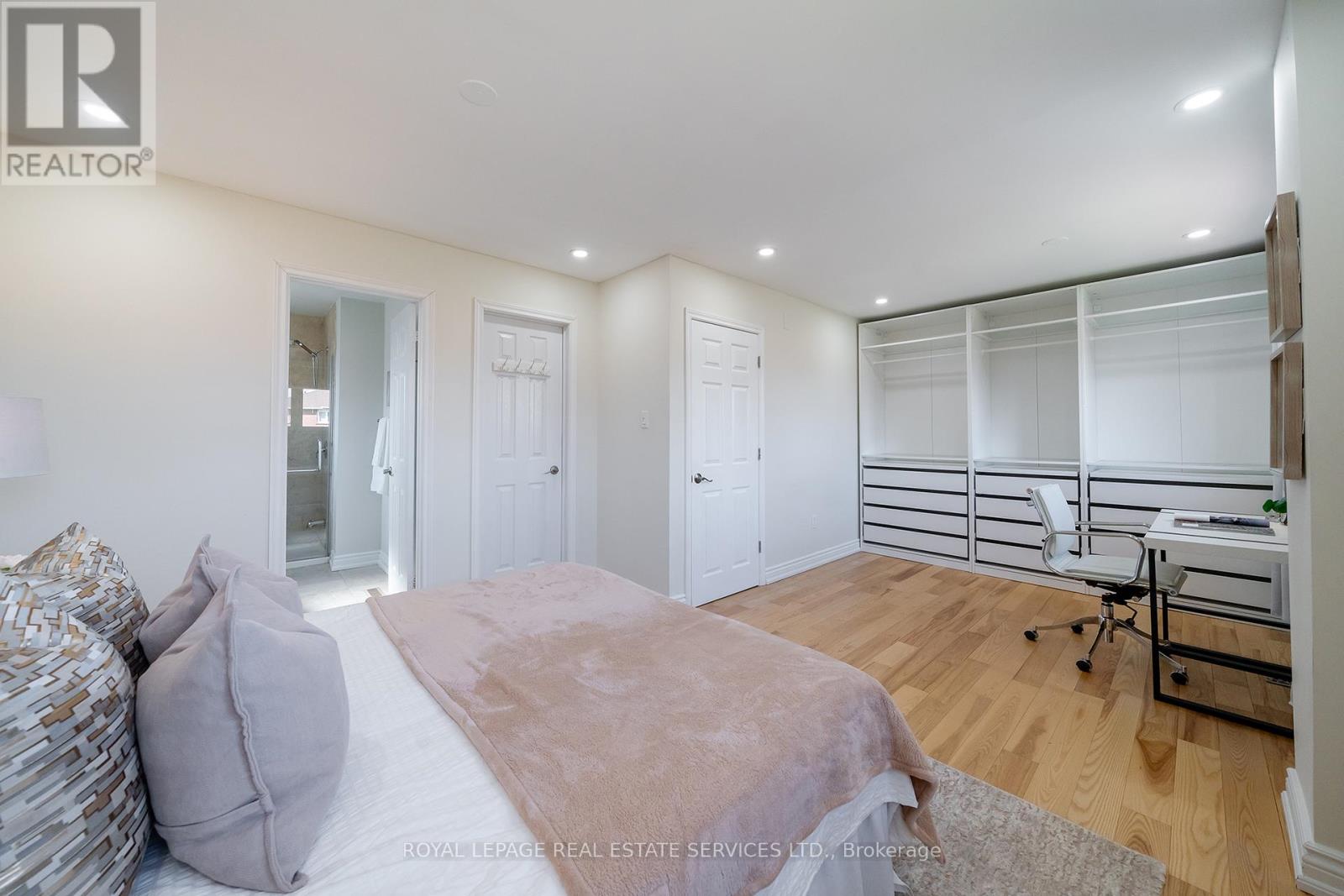 2357 Mowat Avenue, Oakville, Ontario  L6H 5X3 - Photo 35 - W12975904