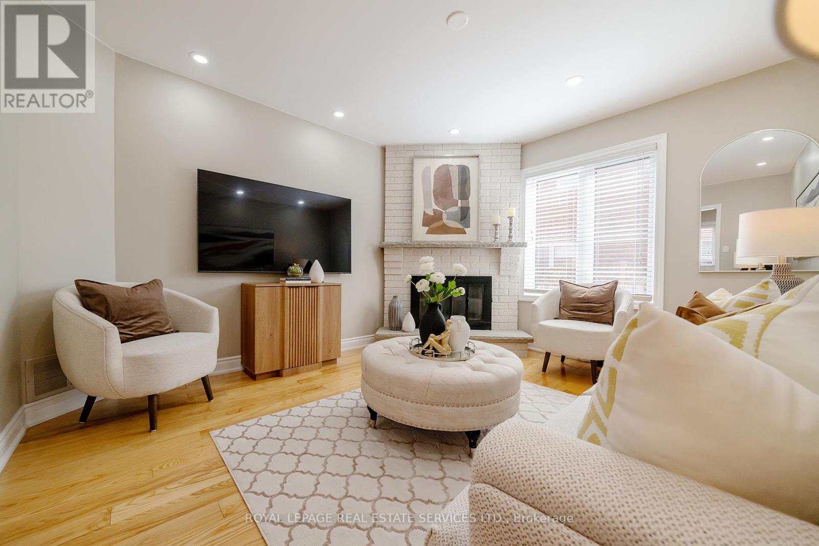 2357 Mowat Avenue, Oakville, Ontario  L6H 5X3 - Photo 4 - W12975904