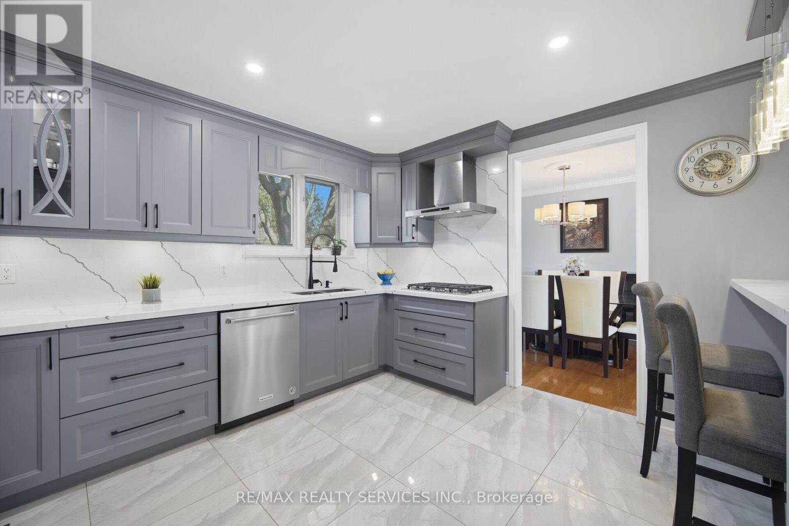 68 Elgin Drive, Brampton, Ontario  L6Y 1A8 - Photo 14 - W12975920