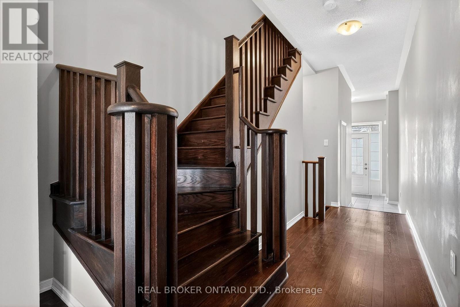 82 Upper Canada Court, Halton Hills, Ontario  L7G 0L2 - Photo 12 - W12975940