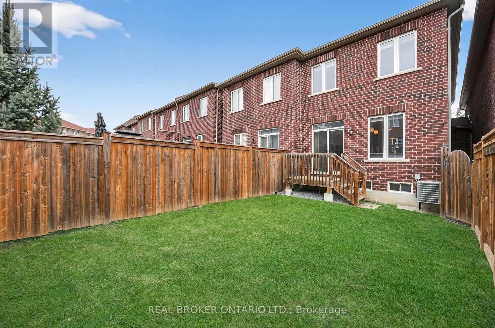 82 Upper Canada Court, Halton Hills, Ontario  L7G 0L2 - Photo 32 - W12975940