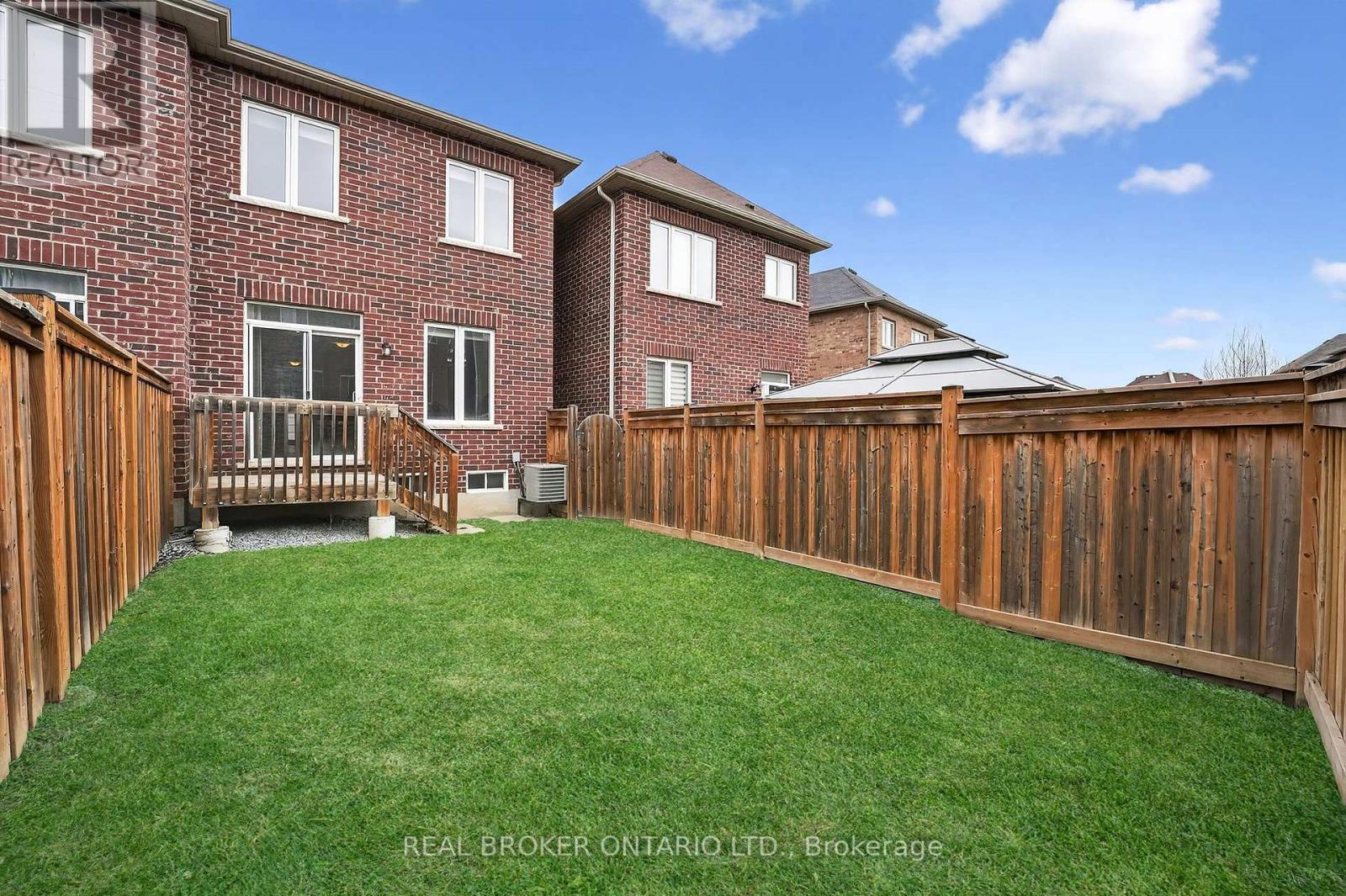 82 Upper Canada Court, Halton Hills, Ontario  L7G 0L2 - Photo 33 - W12975940