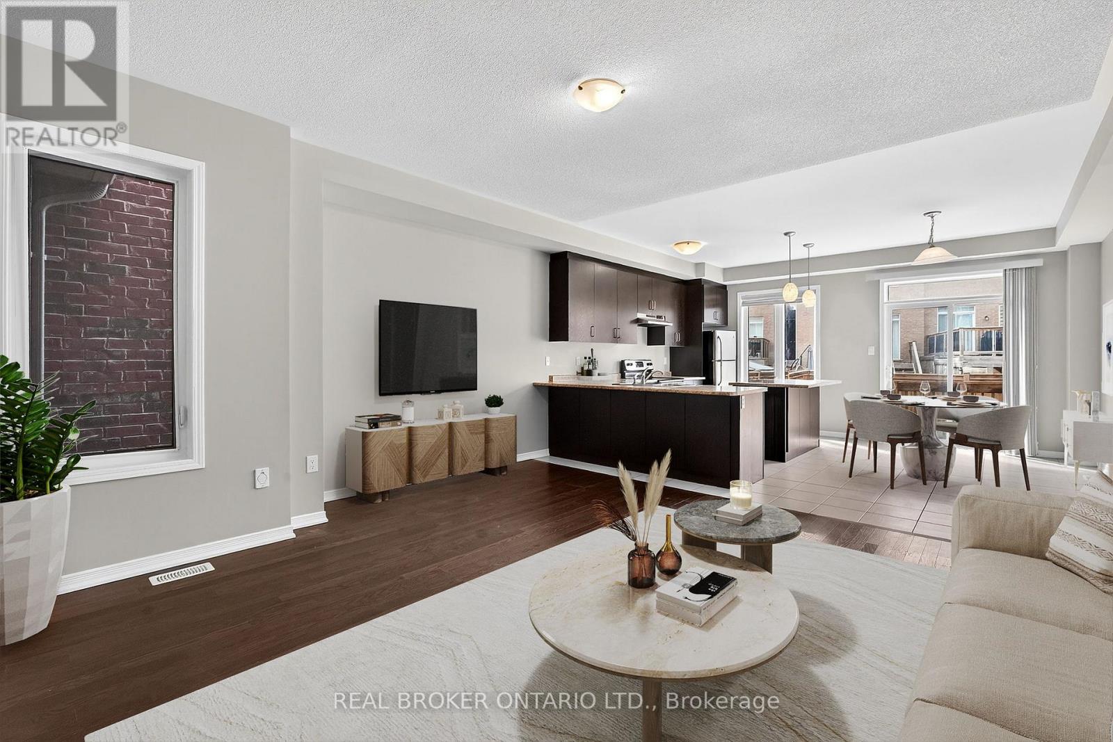 82 Upper Canada Court, Halton Hills, Ontario  L7G 0L2 - Photo 5 - W12975940