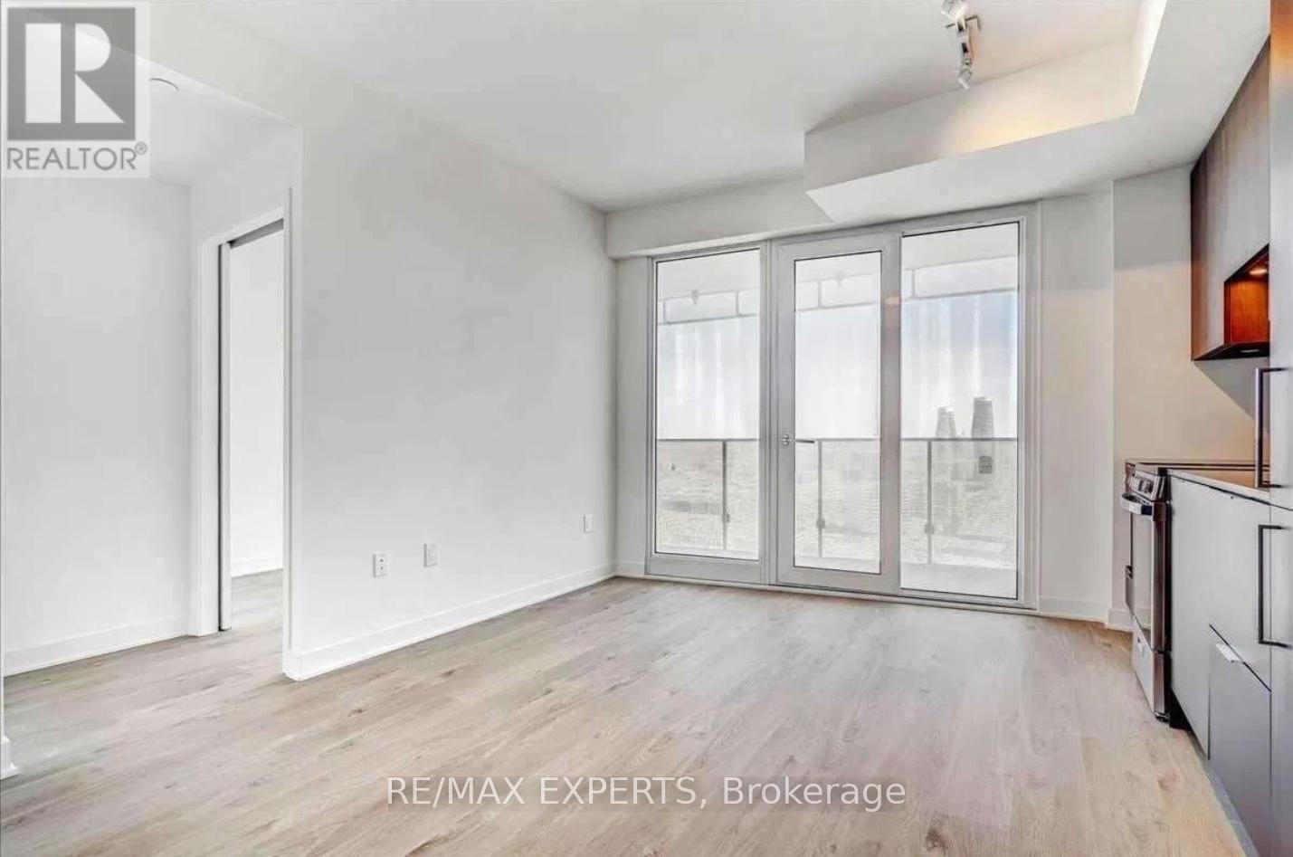 2710 - 3900 Confederation Parkway, Mississauga, Ontario  L5B 0M3 - Photo 7 - W12975950