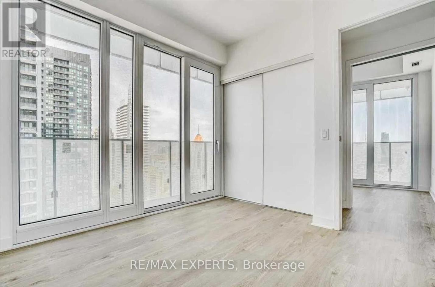 2710 - 3900 Confederation Parkway, Mississauga, Ontario  L5B 0M3 - Photo 9 - W12975950