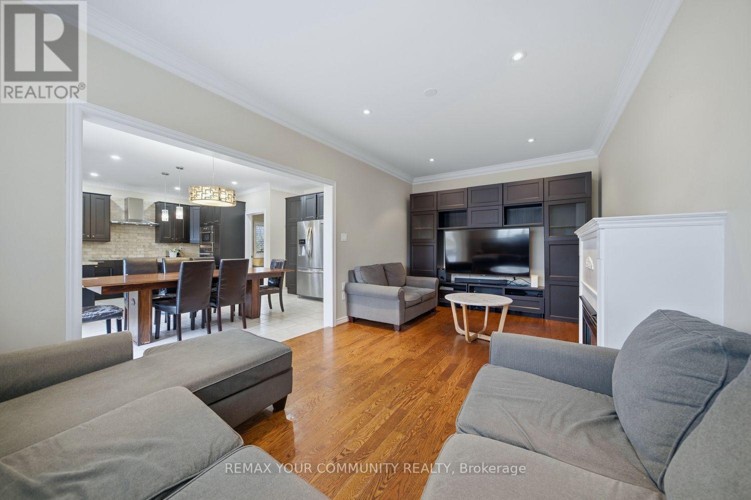 405 Searles Court, Mississauga, Ontario  L5R 2C6 - Photo 18 - W12975962